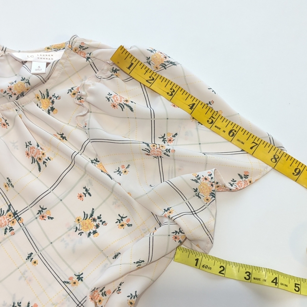LC Lauren Conrad Cream w Yellow & Pink Floral Lightweight Top Keyhole Back Sze M - Picture 6 of 9